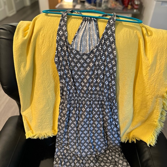 Old Navy Black and White Geometric Dress - Picture 1 of 3